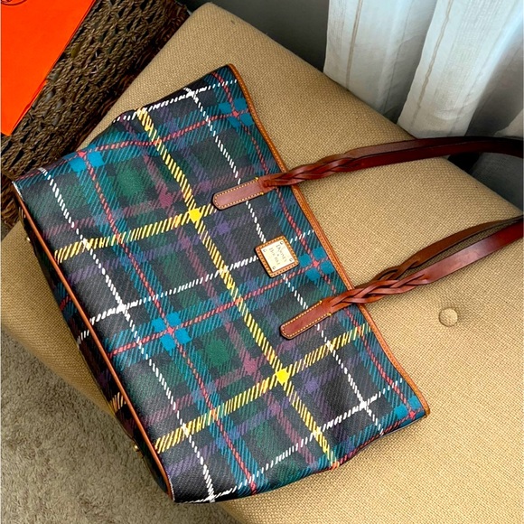 Dooney & Bourke large pebbled leather shopper tote - Picture 2 of 11